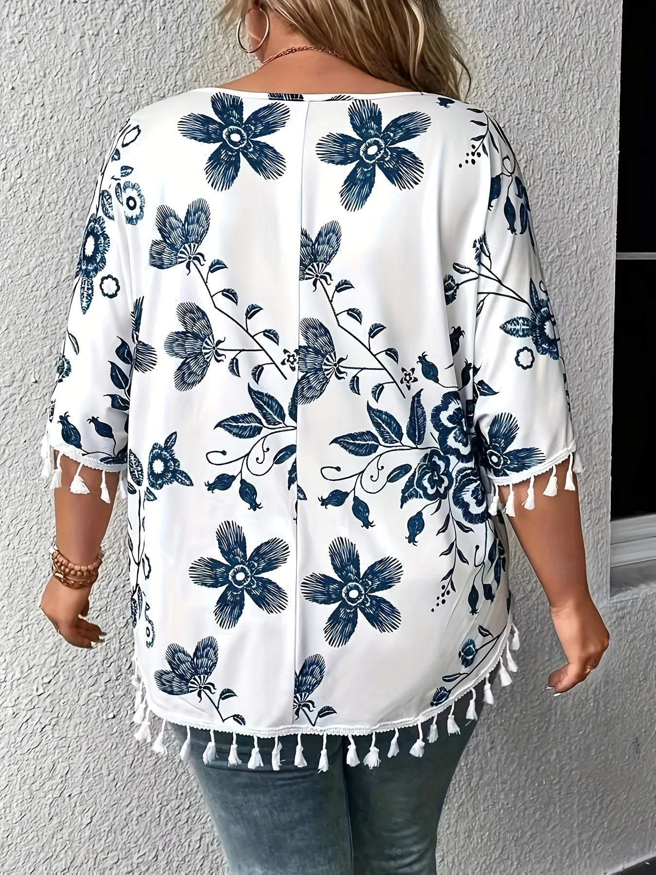 Elegant Plus-Size Temperament Blouse - Casual Yet Chic Short Sleeve Weekday Shirt