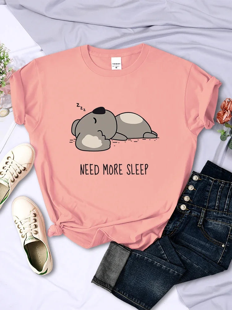 Sleepy Bear Chic: Plus Size Women’s Hip Hop Casual Tee – Street Fashion with Personality