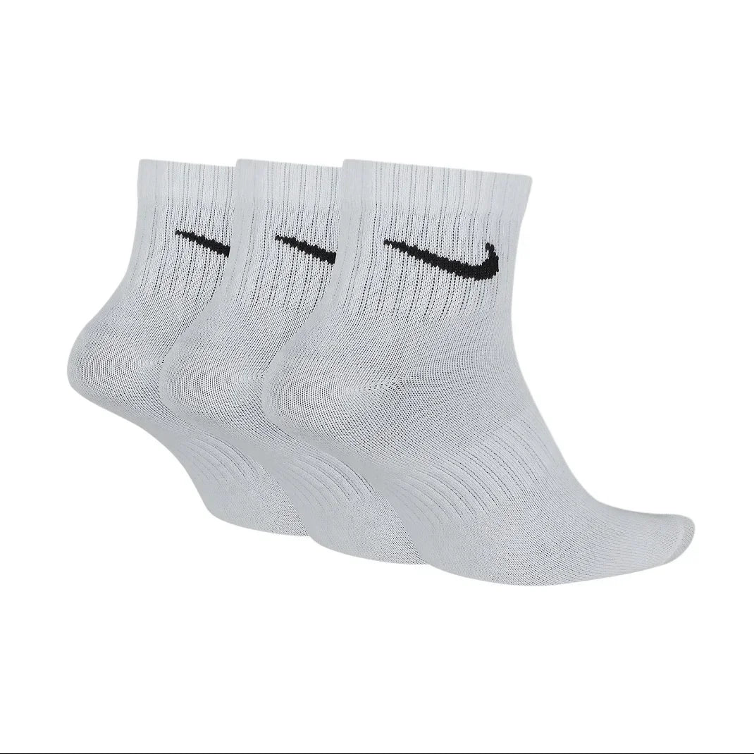 NIKE Lightweight Quick-Dry Training Socks - 3 Pairs of Ultimate Comfort & Support