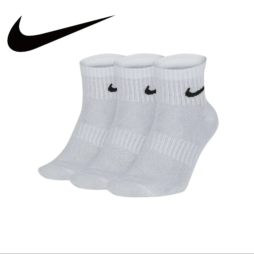 NIKE Lightweight Quick-Dry Training Socks - 3 Pairs of Ultimate Comfort & Support