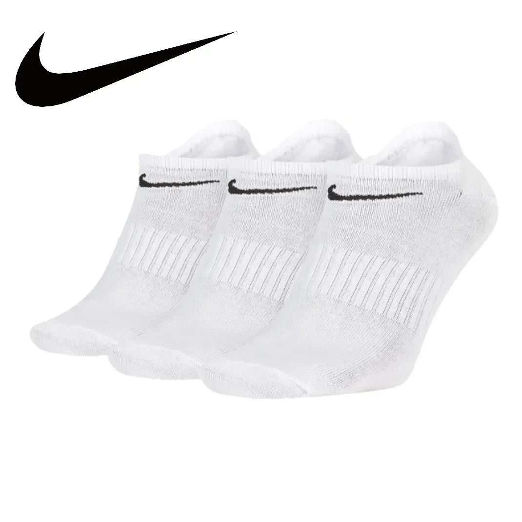 NIKE Lightweight Quick-Dry Training Socks - 3 Pairs of Ultimate Comfort & Support